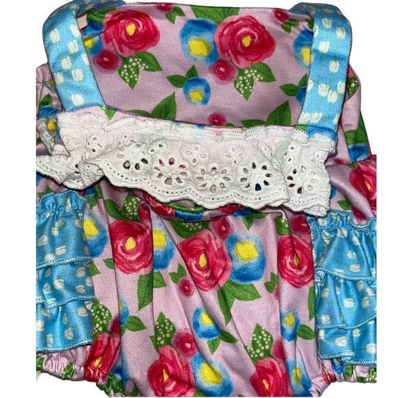 Lace Floral Spaghetti Strap Design Onesie - Picture 6 of 9